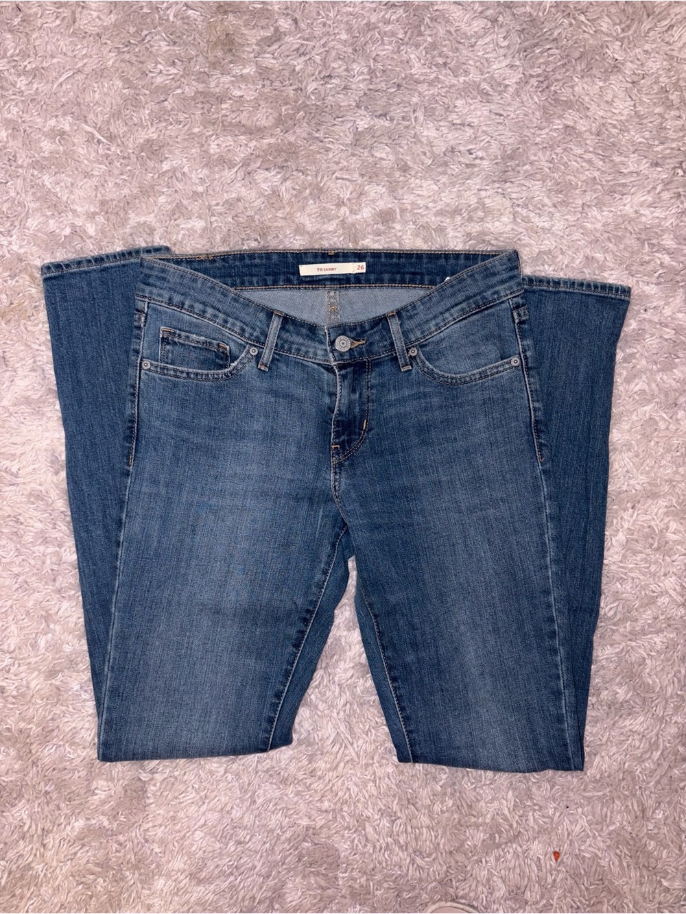 Levi's Women's Straight Leg Jeans in Medium Blue Wash